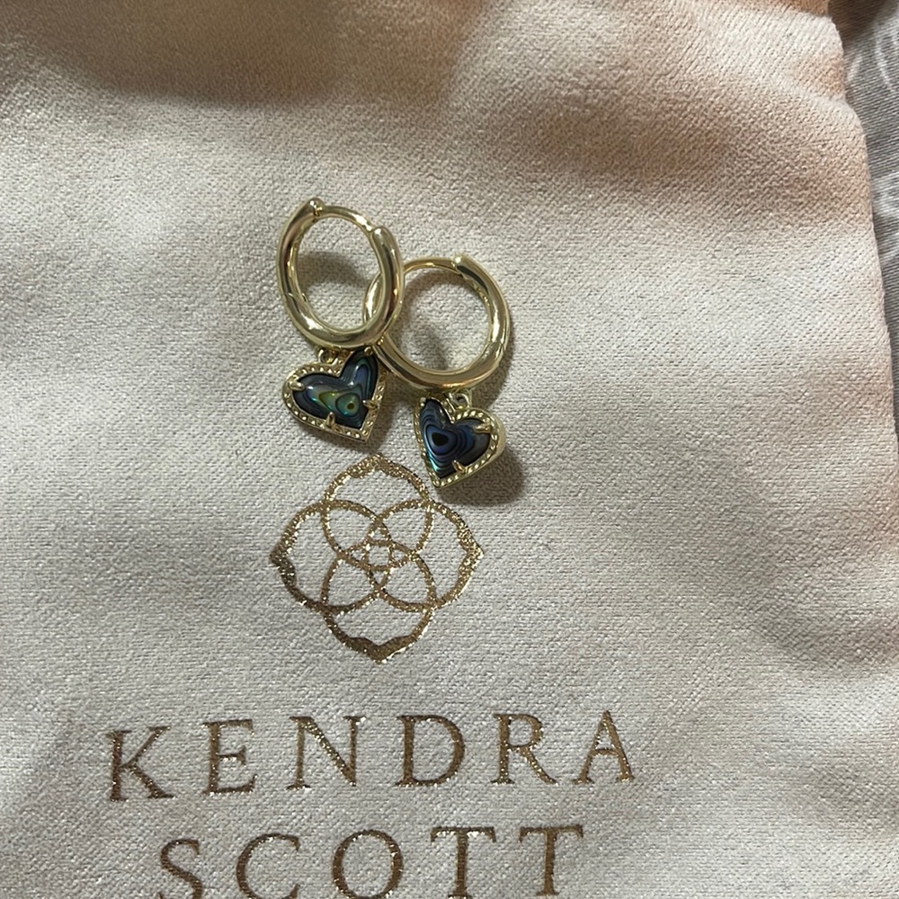 Kendra Scott Huggies